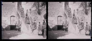 Prêtres arméniens à Jérusalem (Israël) (notice PA).
