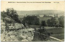 Muids. Route des Andelys (Vue prise de la Grotte des Trois Cheminées).