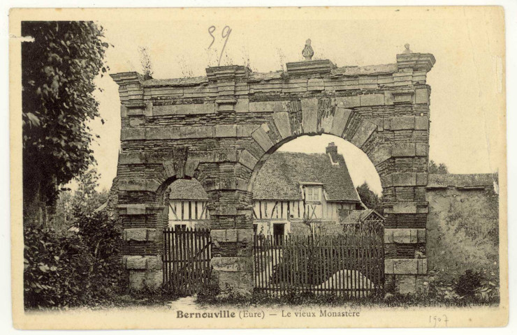 Bernouville. Le Vieux Monastère.