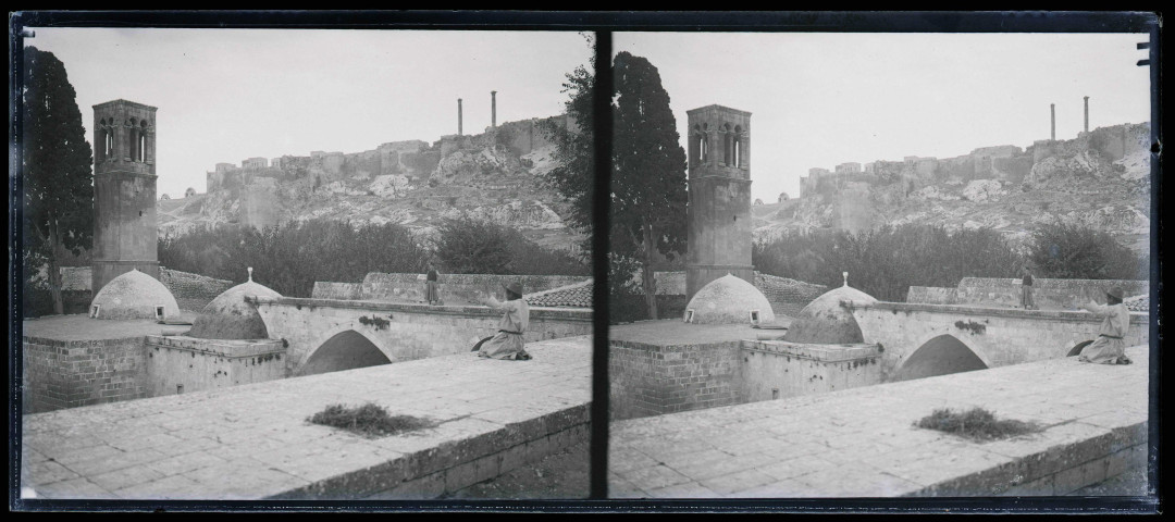 Château d'Ourfa (Turquie) vu de la terrasse de la mosquée.