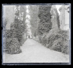 Allée d'un jardin public italien.