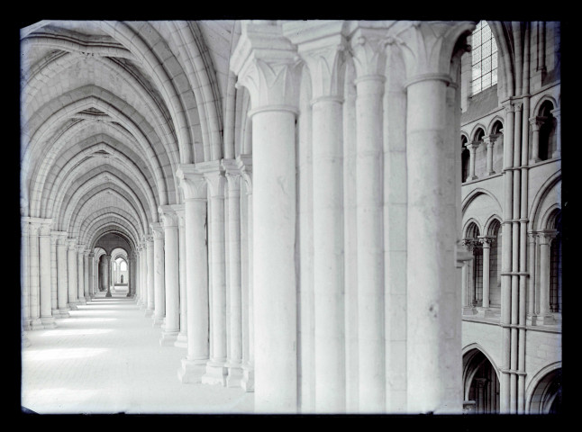Déambulatoire de la cathédrale Notre-Dame de Laon (Aisne).