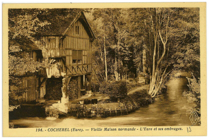 Houlbec. Vieille Maison normande - L'Eure et ses ombrages.