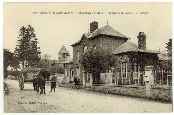 Bouquetot. La Mairie et l'Ecole-Le Village.
