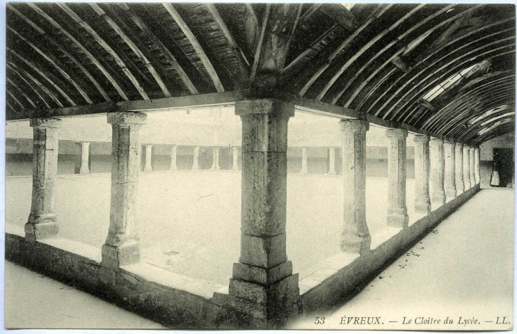 Evreux-Ville. Le Cloître du Lycée.