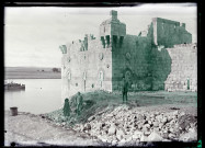 Fortin au bord de l'Euphrate à Biredjik (Turquie) (notice PA).