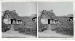 Grange et chaumière normandes.
