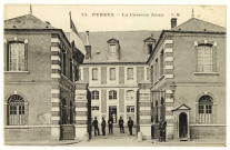 Evreux-Ville. La Caserne Amey.