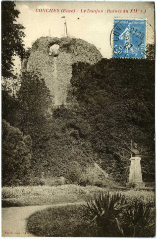Conches-en-Ouche. Le Donjon (Ruines du XIIe siècle).
