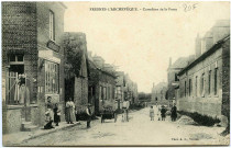 Fresne-l'Archevêque. Carrefour de la Poste.