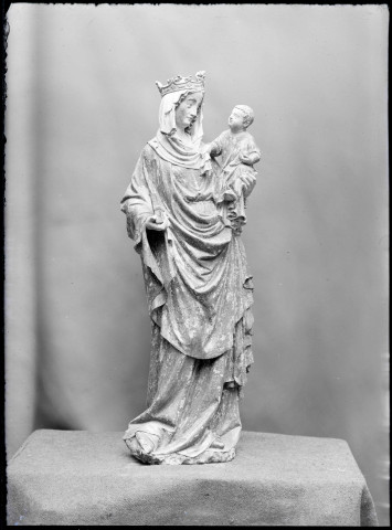 Statue de Vierge à l'enfant de l'église Saint-Georges de Mézières-en-Vexin (Eure).