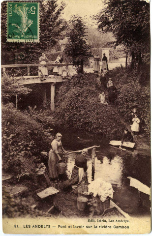 Andelys (Les). Pont et lavoir sur la rivière Gambon.