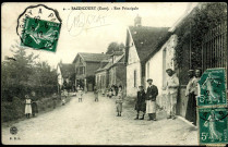 Bazincourt-sur-Epte. Rue Principale.