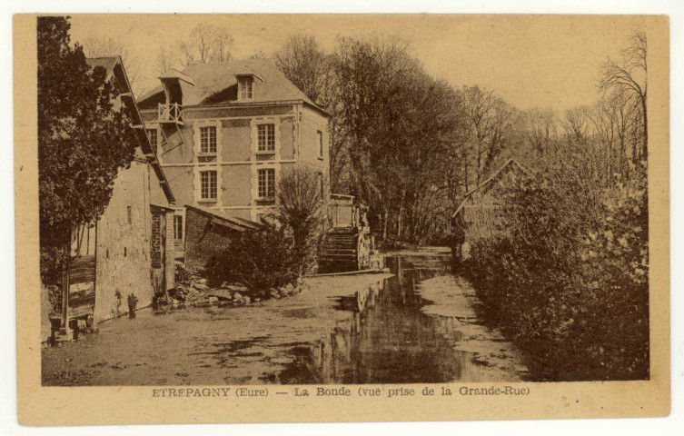 Etrépagny. La Bonde (vue prise de la Grande Rue).