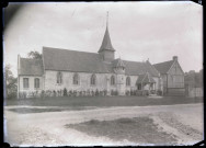 Vue d'ensemble de l'église de Pinterville (Eure).
