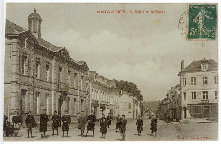 Pont-Saint-Pierre. La Mairie et les Ecoles.