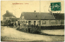 Bois-Jérôme-Saint-Ouen. La Place.