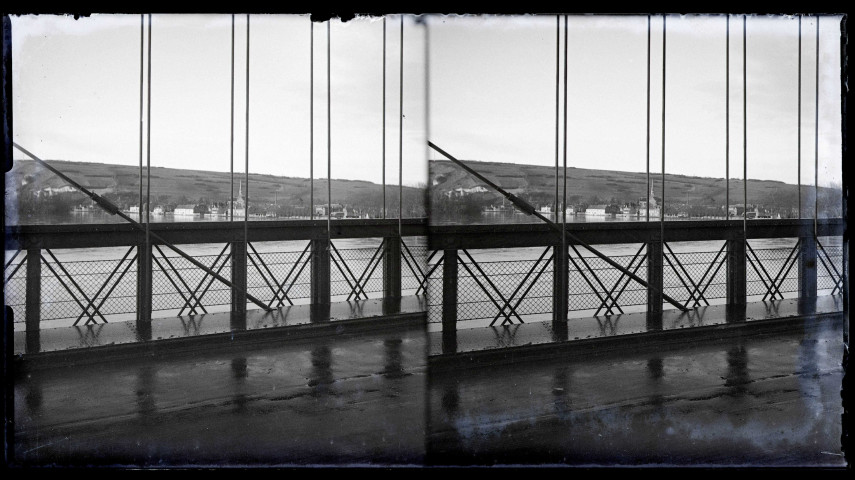 Vue de la Seine depuis le pont des Andelys (Eure).