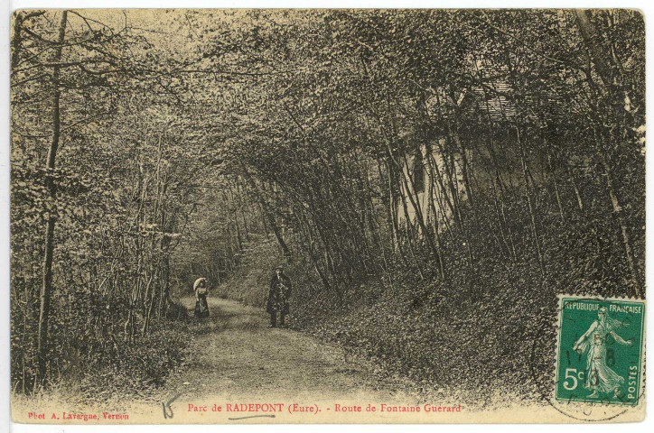 Radepont. Parc de Radepont (Eure) - Route de Fontaine Guérard.