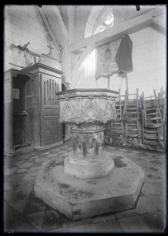 Fonts baptismaux de l'église Saint-Pierre de Bonneville, à Bonneville-Aptot (Eure).