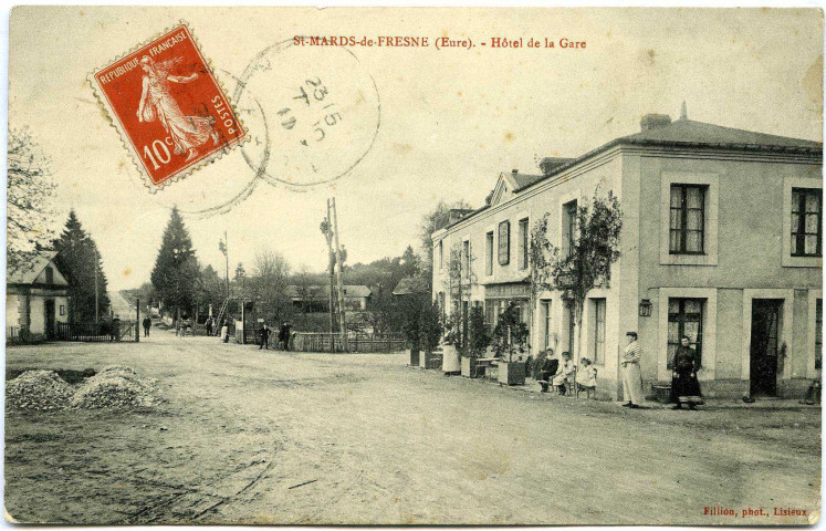 Saint-Mards-de-Fresne. Hôtel de la Gare.