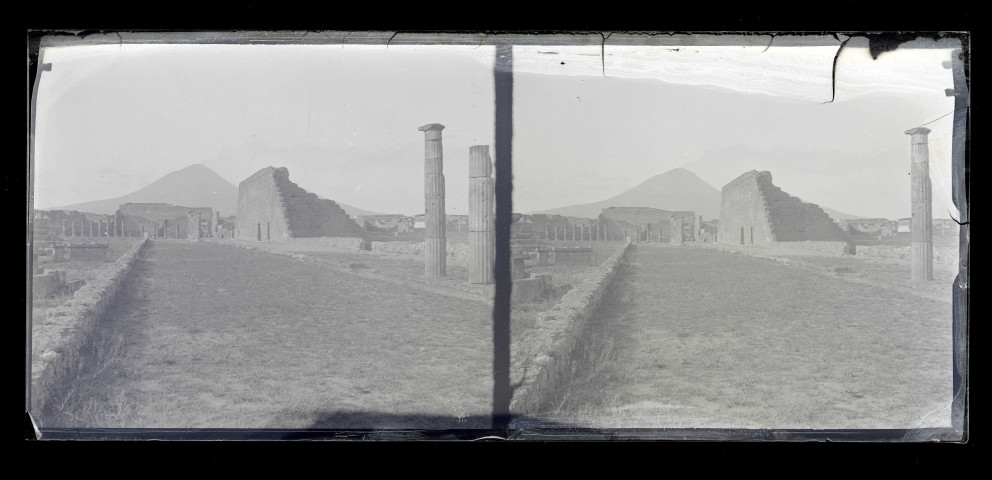 Ruines et vestiges de la Via Sacra de Rome (Italie).