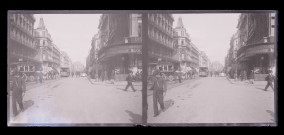 Rue animée de Bruxelles (Belgique).