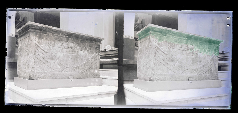 Salle et collections d'un musée égyptien.