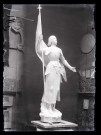 Statue de Jeanne d'Arc dans les ateliers Charles Desvergnes.