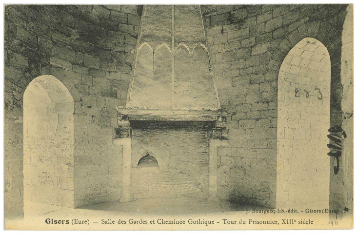 Gisors. Salle des gardes et Cheminée Gothique - Tour du Prisonnier, XIIIe siècle.