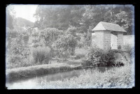 Potager au bord d'une rivière.