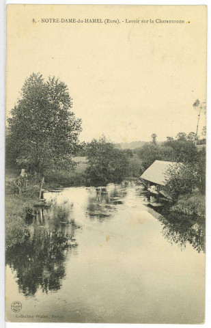 Notre-Dame-du-Hamel. Lavoir sur la Charentonne.