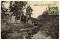 Croix-Saint-Leufroy (La). Crèvecoeur-Lavoir Communal.