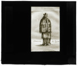 Gravure représentant un chanoine de Lyon (Rhône) au XVIIème siècle extraite du livre « Les voyages liturgiques de France du Sieur de Moléon, Paris, 1718, p. 48 »