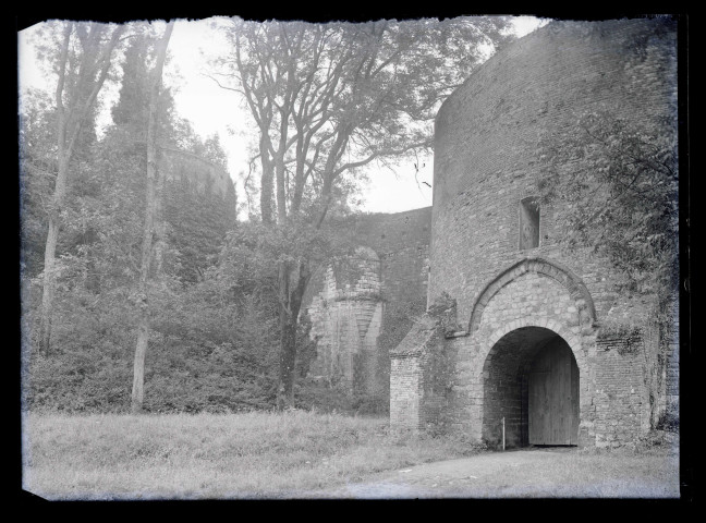 Porte des remparts de Montreuil-sur-Mer (Pas-de-Calais).