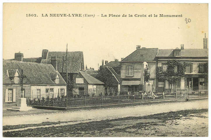 Neuve-Lyre (La). La Place de la Croix et le Monument.