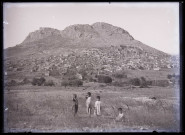 Vue générale du bourg, du catholicossat et de la citadelle de Kozan (Sis) (Turquie) (notice PA).