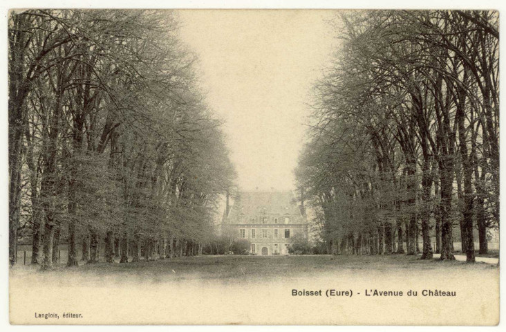 Boisset-les-Prévanches. L'Avenue du Château.