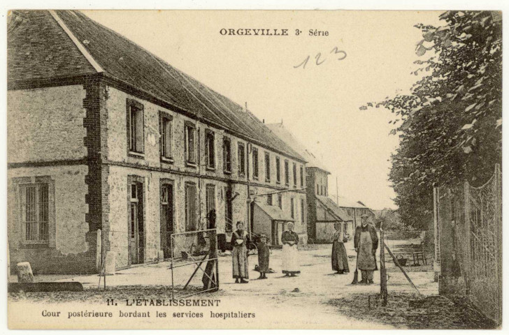 Caillouet-Orgeville. L'établissement- Cour postérieure bordant les services hospitaliers.