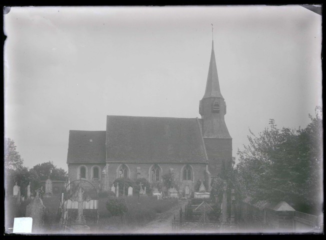 L'église et le cimetière de Bémécourt (Eure).