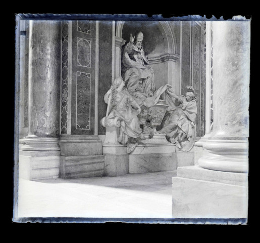 Tombeau de Benoit XIV (Prospero Lambertini, pape de 1740 à 1758) dans la basilique Saint-Pierre de Rome (Italie).