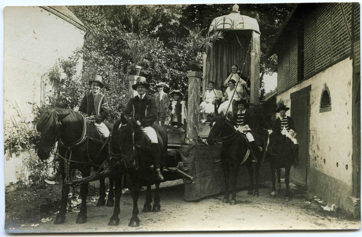 Pacy-sur-Eure. [Char décoré].