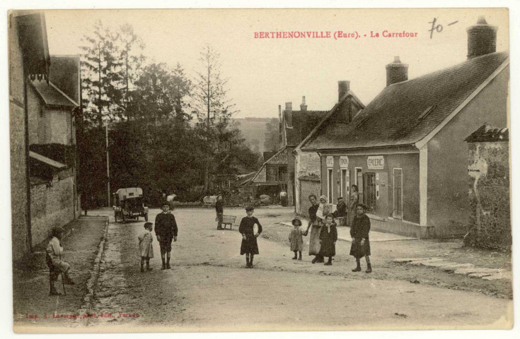 Berthenonville. Le Carrefour.