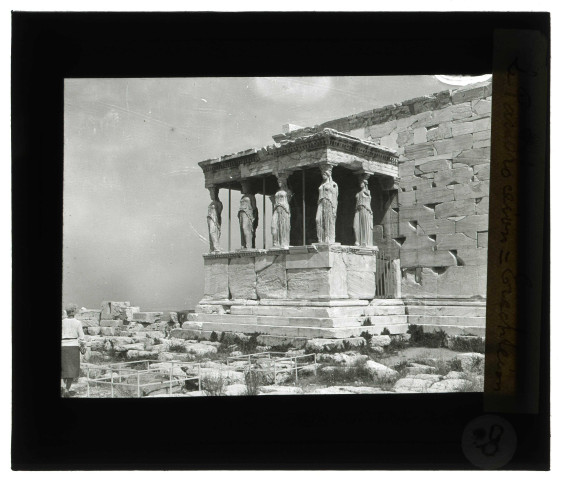 Érechtéion à l'Acropole d'Athènes (Grèce), cariatides.