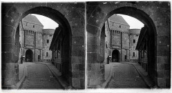 La « Porte du Roi » des remparts de l'enceinte du Mont-Saint-Michel (Manche).