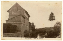 Ajou. Vue sur la Risle.