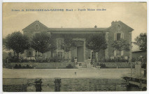 Saint-Pierre-la-Garenne. Façade Maison éclusière.
