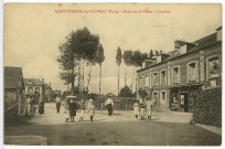 Saint-Etienne-du-Vauvray. Route de St-Pierre à Louviers.