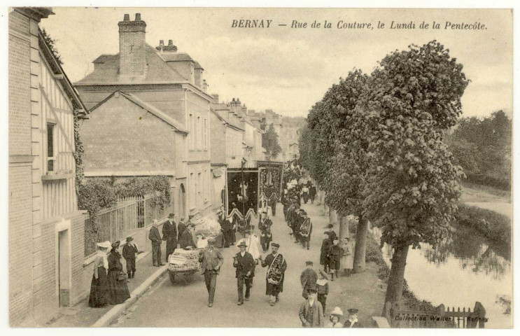 Bernay. Rue de la Couture, le Lundi de la Pentecôte.