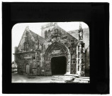 Église de La Martyre (Finistère), portail sud et ossuaire.